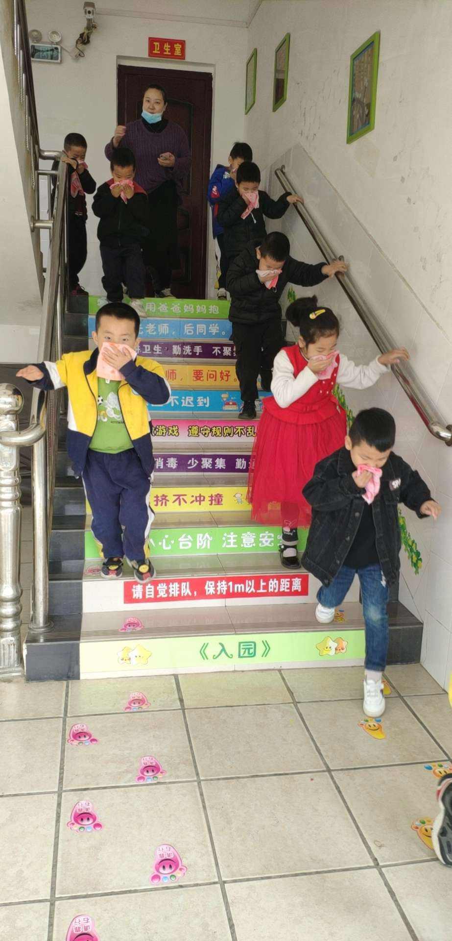 消防版《小苹果》电影苹果电影未删版-第2张图片-太平洋在线下载
